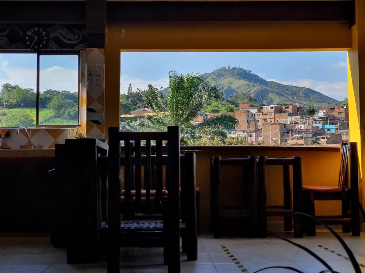 Hostal La Mercedes Street كالي المظهر الخارجي الصورة