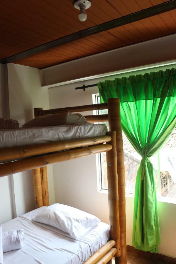 Hostal La Mercedes Street كالي المظهر الخارجي الصورة